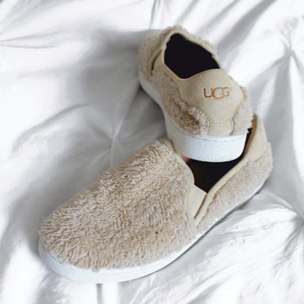 BRAND NEW NEVER WORN UGG Women’s Ricci Slip-On